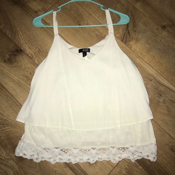 a.n.a Tops - White lacy tanktop